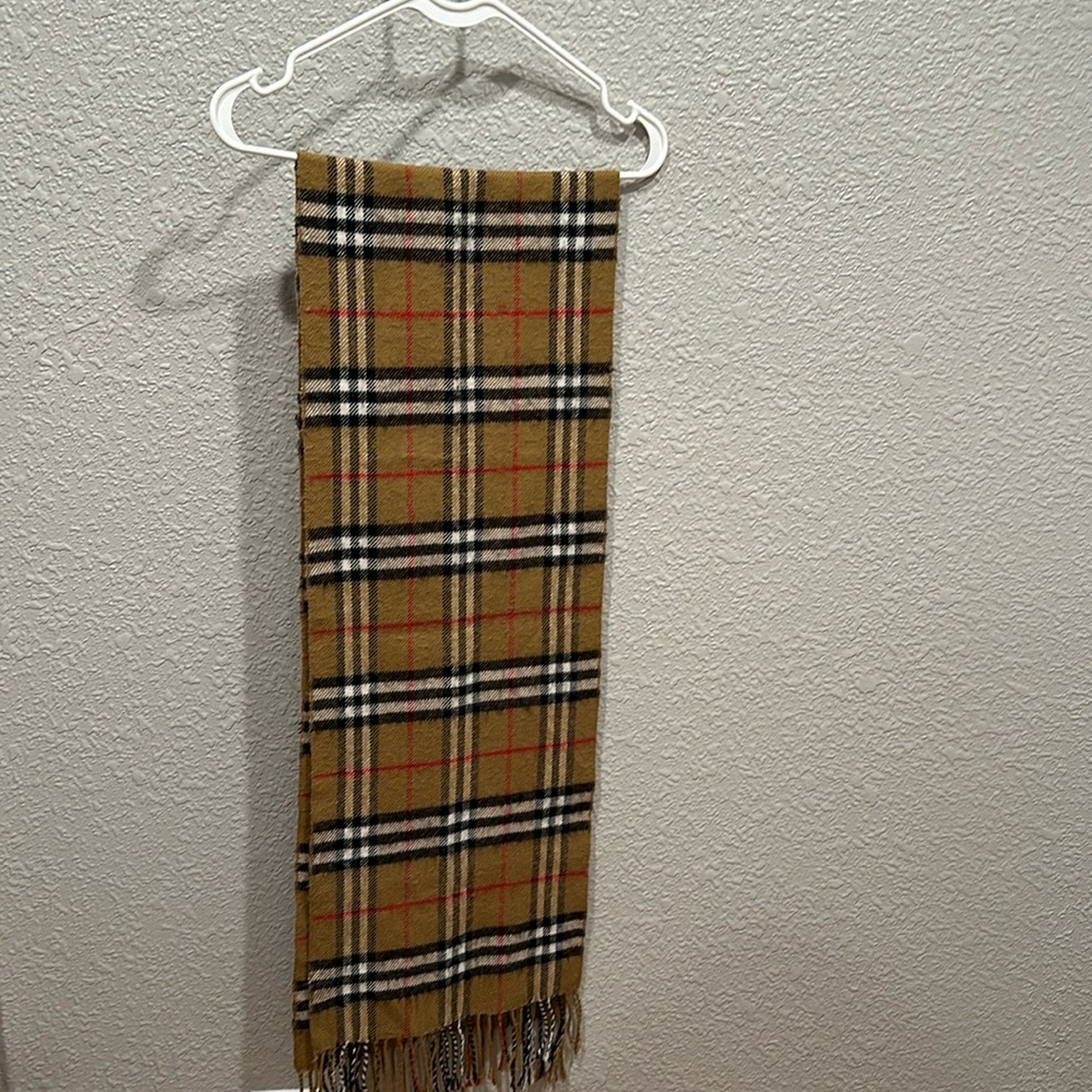 Burberry scarf - lambswool
